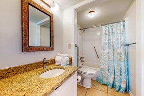 Shower, towels - Gulf-Front Condo w/Private Balcony, Gas Grill, Shared Outdoor Pool, & Free WiFi (Gulf Shores)