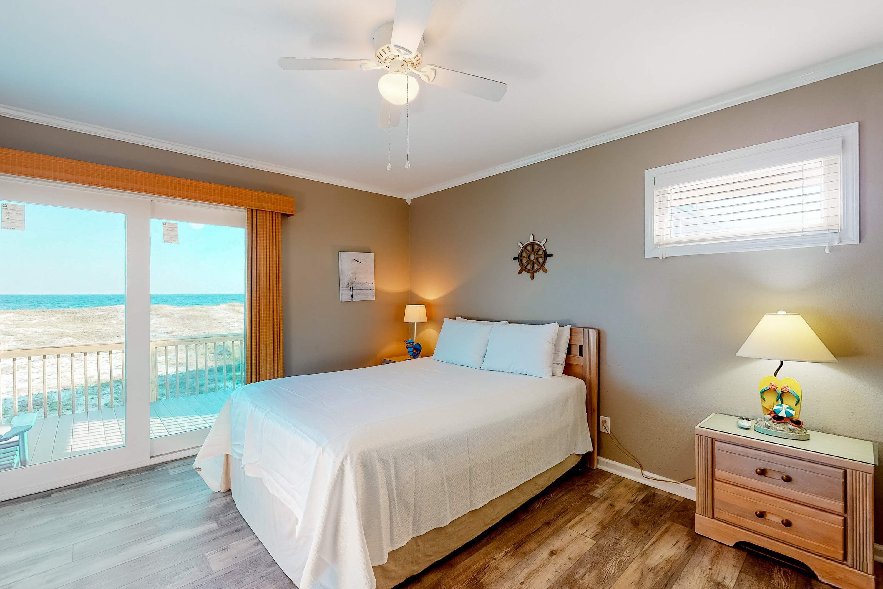 5 bedrooms, iron/ironing board, Internet, bed sheets