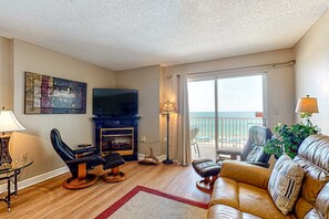 TV, fireplace, DVD player, offices - Gulf-front condo on 5th floor with amazing views, on-site pool & balcony (Gulf Shores)