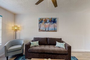 TV, offices - Comfortable single-level condo with WiFi, pool, & central AC (Gulf Shores)
