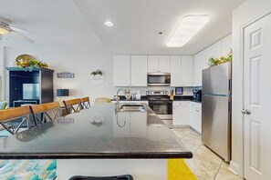 Fridge, microwave, oven, stovetop - Gulf-Front Condo w/ Great Balcony, Ocean View, AC & Shared Pools/Hot Tubs/Gym (Gulf Shores)
