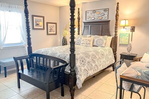 5 bedrooms, iron/ironing board, WiFi, bed sheets - Full duplex within 5-minute walk from beach - firepit & dog-friendly (Gulf Shores)