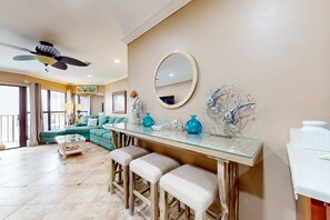Interior - Beachfront townhome with pool & balcony - near attractions (Gulf Shores)