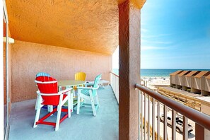 Property grounds - Sparkling Gulf-front condo with a pool, beach access, washer/dryer, & AC (Gulf Shores)