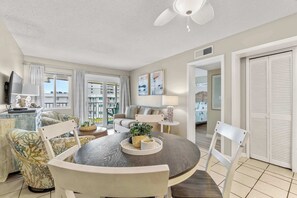 Interior - Gorgeous top-floor beachfront condo with indoor pool, hot tub, sauna, & gym (Gulf Shores)
