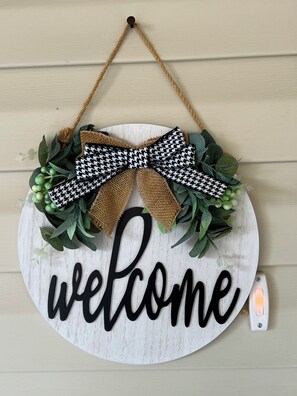 Unclassified image, 3 of 29, button - 3-bedroom house in lovely Martinez with cool AC and charm: Master’s Ready! (Martinez)