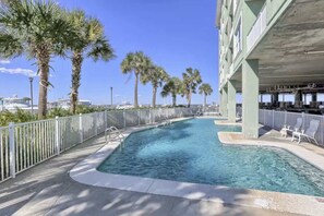 Pool - Waterfront condo with bay views, pool, hot tub, boat ramp, & private balcony (Gulf Shores)