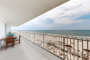 Interior - Gulf-view condo with direct beach access, indoor/outdoor pools, hot tub, sauna (Gulf Shores)