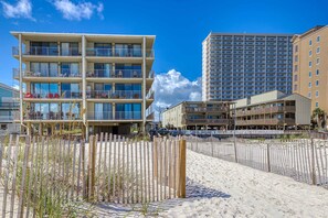 Exterior - Beachfront condo with Gulf views, balcony, pool & AC - snowbird-friendly (Gulf Shores)
