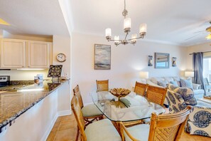 Interior - Centrally located condo w/ picturesque views & shared pools/lazy river (Gulf Shores)