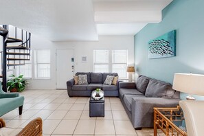 TV, offices - Wonderful beachfront escape with WiFi, balcony, pool, central AC & loft (Gulf Shores)