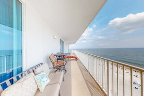 Property grounds - Corner Condo w/ Amazing Gulf-Front Views, Balcony & Shared Pools/Hot Tubs/Gym (Gulf Shores)
