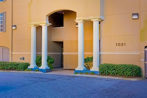 Exterior detail - Gulf-Front Condo with Balcony, Beach Views, WiFi, AC & Shared Gulf-Facing Pool (Gulf Shores)