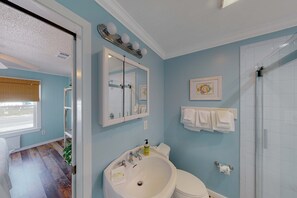 Shower, towels - Beachfront Home with Covered Deck, Gulf Views, Central AC, WiFi & Laundry (Gulf Shores)