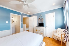 3 bedrooms, WiFi, bed sheets - Gulf-Front Condo w Balcony, Beach Views, WiFi, AC & Shared Gulf-Facing Pool (Gulf Shores)