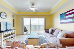 TV, table football, offices - 13th-floor oceanfront condo with balcony, AC, grill, pool, hot tub & gym (Gulf Shores)