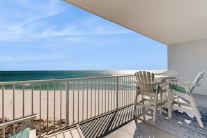 Property grounds - Gulf-Front Retreat Perfect For Couples w/Shared Pool & Hot Tub, Free WiFi, & W/D (Gulf Shores)