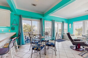 Interior - Bright home with decks, WiFi, AC, laundry & shared pool dock - walk to the beach (Gulf Shores)