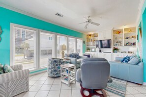 TV - Bright home with decks, WiFi, AC, laundry & shared pool dock - walk to the beach (Gulf Shores)