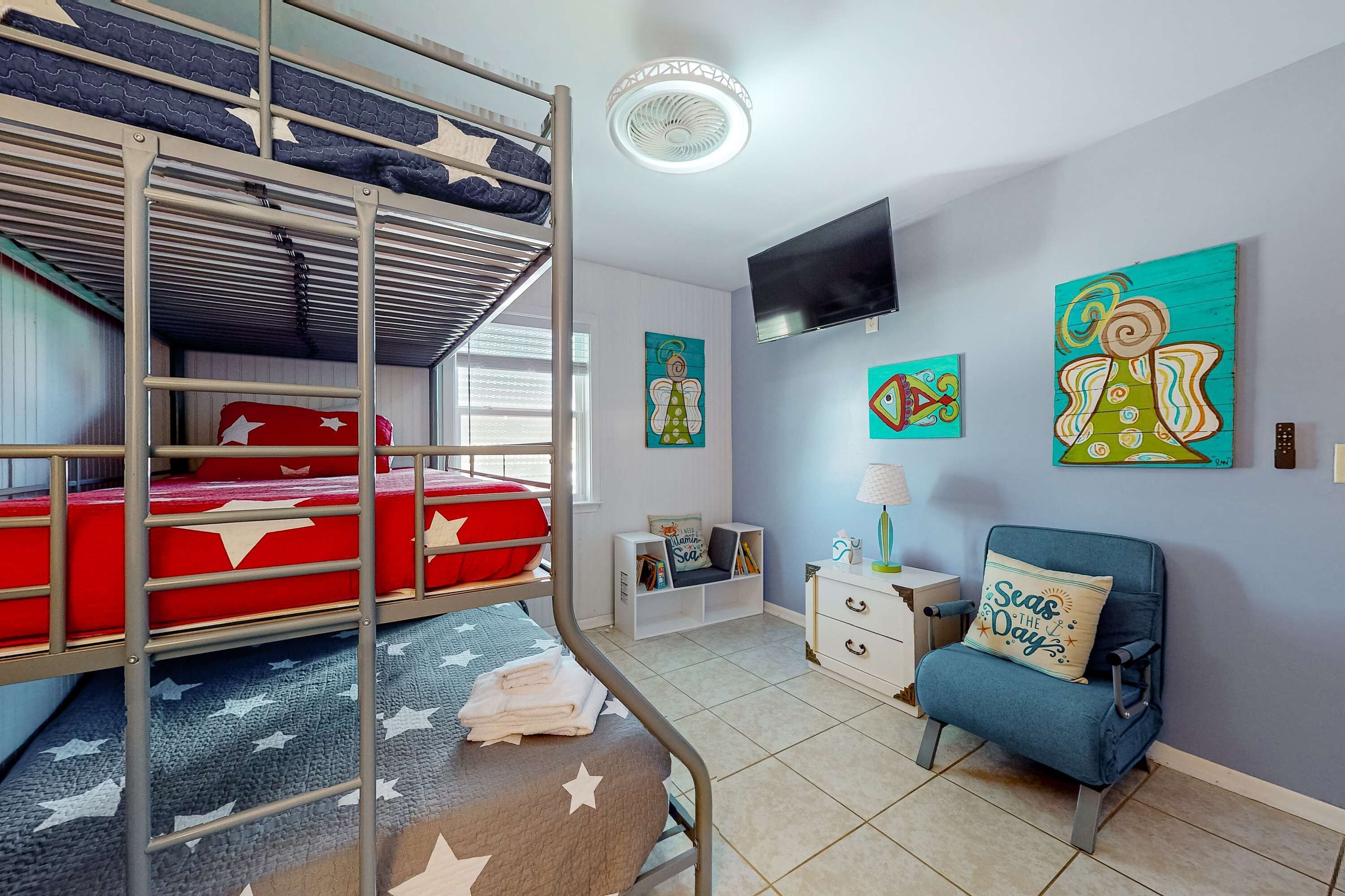 3 bedrooms, iron/ironing board, WiFi, bed sheets