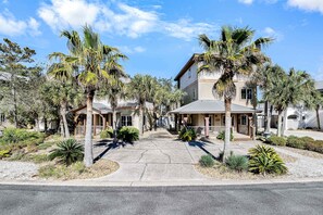 Exterior - Private home in a golf community with pool shared with the adjacent sister property (Gulf Shores)