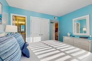 2 bedrooms, WiFi, bed sheets - 3rd-floor Gulf-view condo with hot tub, outdoor pool, tennis, balcony, elevator (Gulf Shores)