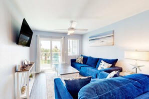 TV - Beachfront condo with private balcony, pools, tennis, gyms, & saunas (Gulf Shores)