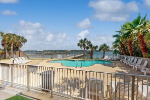 Pool - Spacious & sun-filled Gulfside condo with pool, balcony, AC, & lovely views (Gulf Shores)