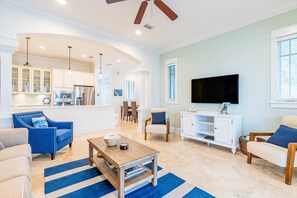 TV - Water-view cottage on the lake near the beach with private pool, patio, W&D, AC (Gulf Shores)
