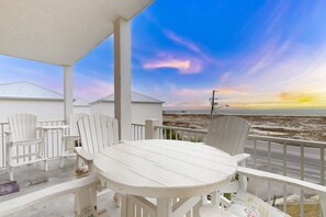 Outdoor dining - Grand Beach Resort #318, Condo in Gulf Shores with pool and hot tub access (Gulf Shores)