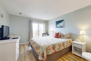 3 bedrooms, iron/ironing board, WiFi, bed sheets - Grand Beach Resort #318, Condo in Gulf Shores with pool and hot tub access (Gulf Shores)