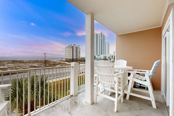 Property grounds - Grand Beach Resort #318, Condo in Gulf Shores with pool and hot tub access (Gulf Shores)