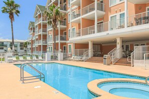 Pool - Grand Beach Resort #318, Condo in Gulf Shores with pool and hot tub access (Gulf Shores)
