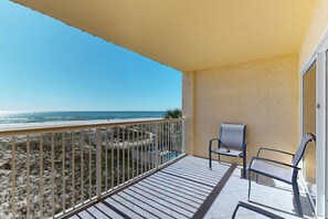 Property grounds - 2nd-floor beachfront condo with Gulf views, balcony, outdoor pool, W/D, elevator (Gulf Shores)