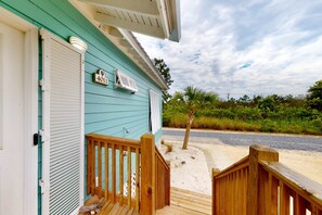 Property grounds - Modern beach home with screened porch, on-site pool, AC, & W&D (Gulf Shores)
