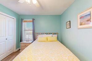 1 bedroom, iron/ironing board, Internet, bed sheets - First-floor dog-friendly condo with on-site pool, beach access, & balcony (Gulf Shores)