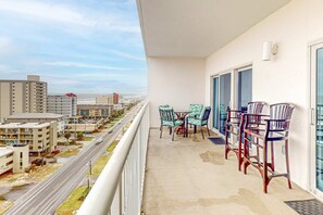 Outdoor dining - 10th-floor condo with 2 pools, gym, beach views, & hot tub - snowbird-friendly (Gulf Shores)