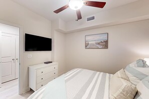 1 bedroom, iron/ironing board, WiFi, bed sheets - Brand-new beach condo with pool, hot tub, AC & washer/dryer (Gulf Shores)