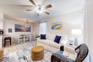 TV, offices - Beachfront condo with pool, hot tub, beach access & full kitchen (Gulf Shores)