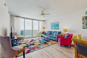 TV, DVD player, offices - Gulf front beach condo with multiple community pools & sauna (Gulf Shores)