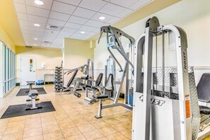 Fitness facility - Condo overlooking the Gulf with pools, lazy river & breezeway to beach (Gulf Shores)