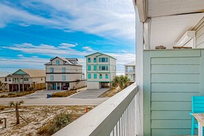 Property grounds - Waterfront condo with shared pool & pier, gas grill, balcony & AC (Gulf Shores)