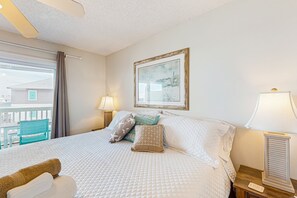 1 bedroom, Internet, bed sheets - Waterfront condo with shared pool & pier, gas grill, balcony & AC (Gulf Shores)