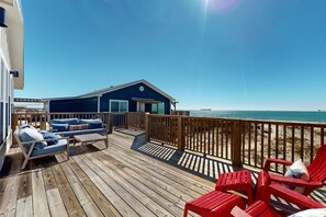 Terrace/patio - Dorsey’s Wave On | Gulf-Front Beach House in Fort Morgan with Spacious Deck (Gulf Shores)