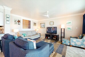 TV, DVD player, offices - Gulf & Beachfront Condo with Shared Pool, Private Balcony, Free WiFi, Views (Gulf Shores)