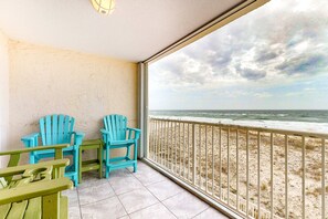 Property grounds - Gulf & Beachfront Condo with Shared Pool, Private Balcony, Free WiFi, Views (Gulf Shores)