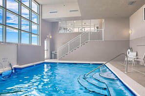 Pool - Beachfront 14th-floor condo with balcony, W/D, pool, hot tub & AC (Gulf Shores)