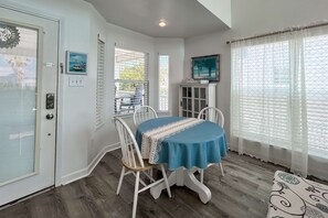 Dining - Waterview getaway with Private Pier, Balcony and Kayaks (Gulf Shores)