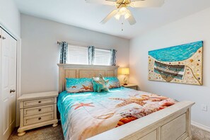 2 bedrooms, WiFi, bed sheets - Renovated, 1st-floor condo with pool & new furnishings - 1 block to the beach (Gulf Shores)