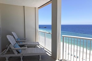 Property grounds - Beach-front condo with pool, hot tub, sauna, washer,dryer & grill (Gulf Shores)